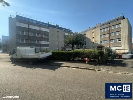 bureaux 134 m²