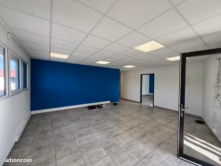 local commercial 136 m² pierrelatte
