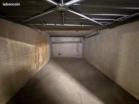 garage/box 15 m² le grau du roi