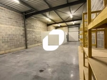 local industriel 163 m²