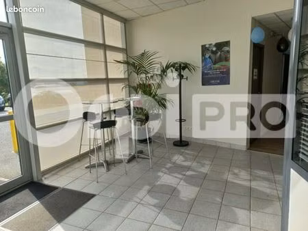 bureau 235 m²