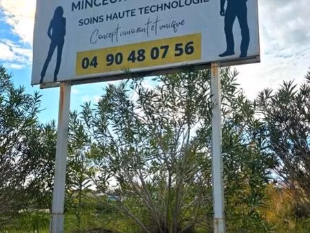 panneau publicitaire à louer / voie rapide avignon / carpentras