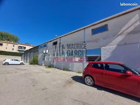 local commercial 1500 m² mormoiron