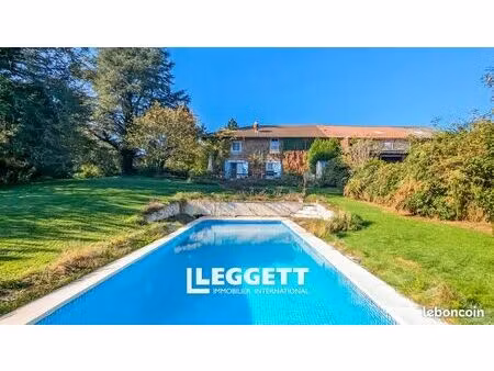 maison 6 pièces 203 m²