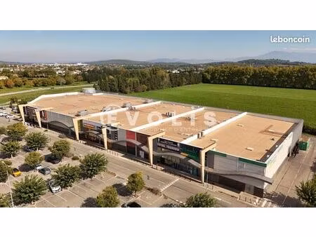 local commercial 630 m²