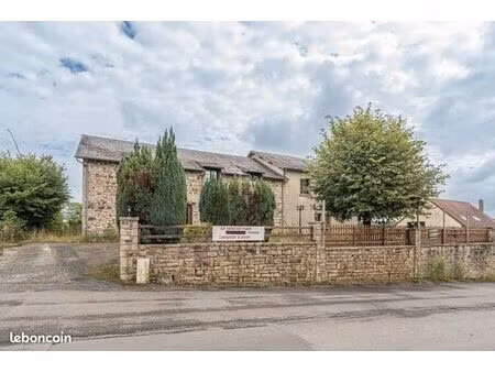 maison 9 pièces 360 m²