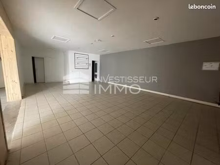 local commercial 240 m²