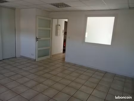 bureau 20 m2 sète au parc aquatechnique à louer