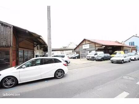 local 1008 m² houilles