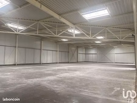 local 900 m² eslettes