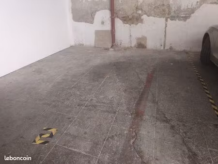 parking/box 12 m² béziers