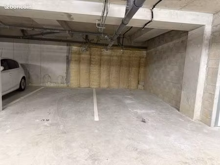 parking/box 12 m² lattes