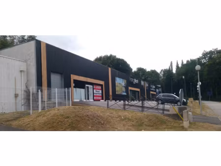 limoges (87) feytiat : 300m²