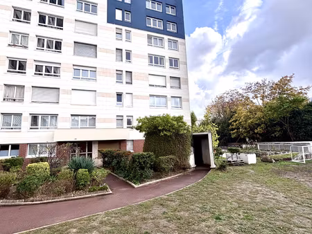 ** bel appartement de 2 pieces de 48m2 pantin metro hoche **