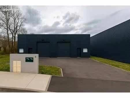 entrepôt 159 m² acigne