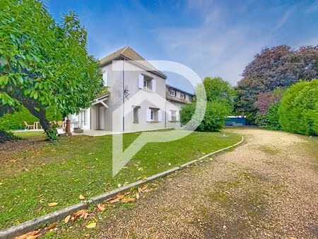 maison de caractère avec jardin à marsauceux (axe n12)