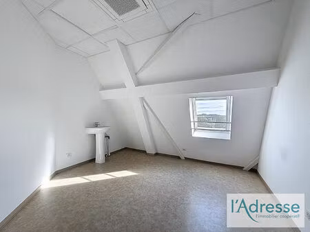 location local commercial 1 pièce  11.00m²  launaguet