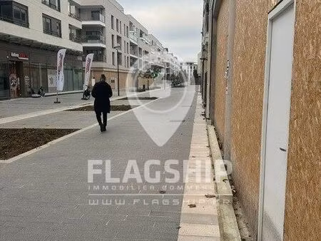 local commercial 150 m² la varenne st hilaire