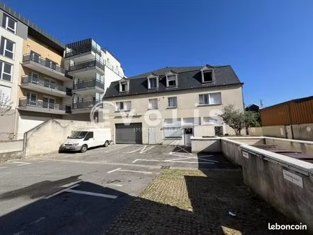 local d'activité 216 m²