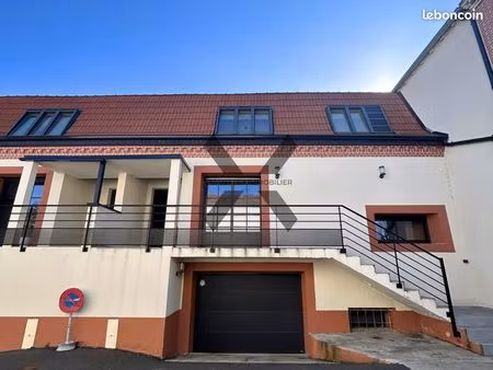 loft/atelier/surface 4 pièces 145 m²
