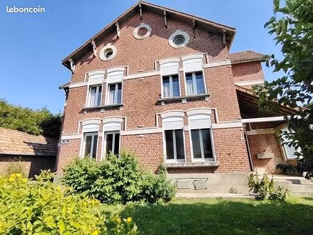 villa 7 pièces 167 m²