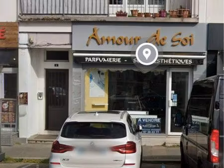 local commercial 50m2 à louer au 4 quai du pont neuf  hennebont