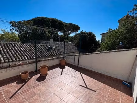 location maison de village