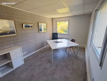 bureau dans coworking pibs dans la verdure stationnement facile