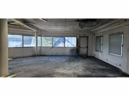 location local professionnel 488m² bron 69500