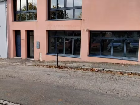 local commercial hennebont