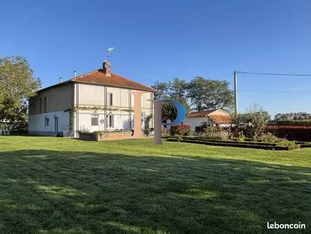 propriété 8 pièces 251 m²