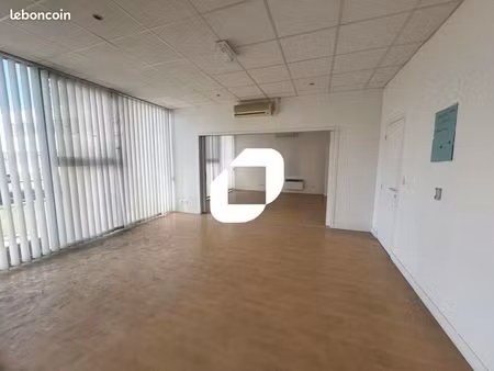 bureau 200 m²