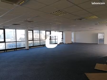 bureaux 563 m²