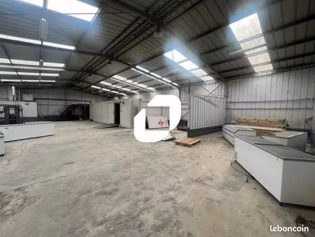local industriel 1 000 m²