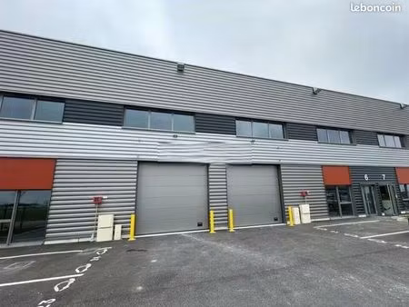 local bureaux 740 m²