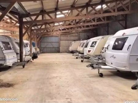 hivernage ou emplacement pour véhicule et parking