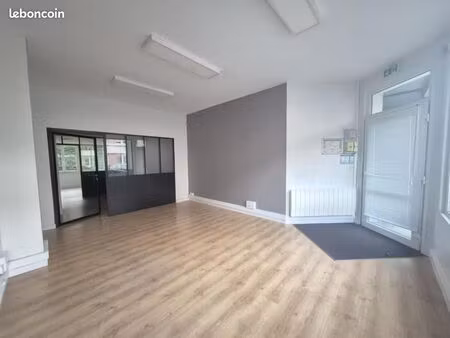 bureau 69 m²