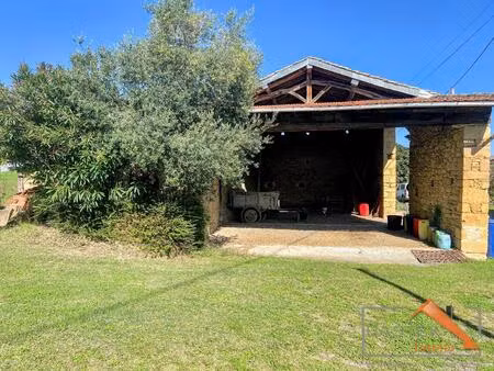 grange en pierre à rénover beau potentiel sur grand terrain