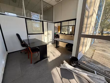 location local commercial  73.00m²  labège