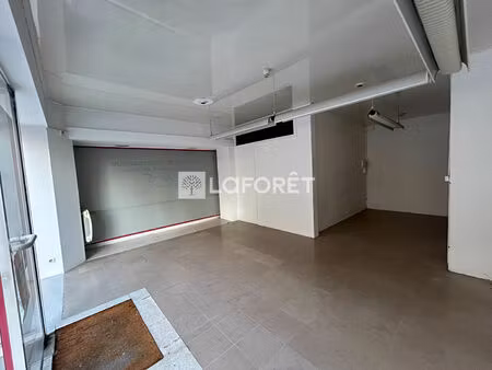 local commercial flers 28m²