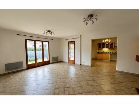 location maison  m² t-4 à manosque  1 400 €