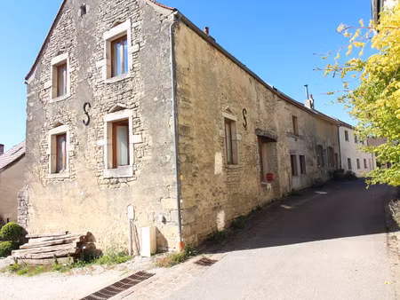 proche nuits st georges  à villars fontaine  maison de villa