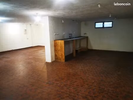 local / dépôt / entrepôt / stockage / 80m2 à sallanches