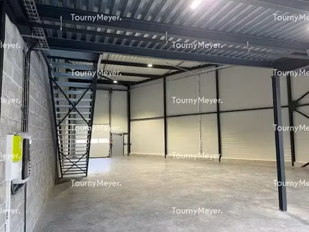 local d'activites a louer