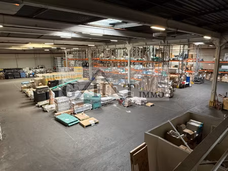 a louer villejust un entrepot bureaux