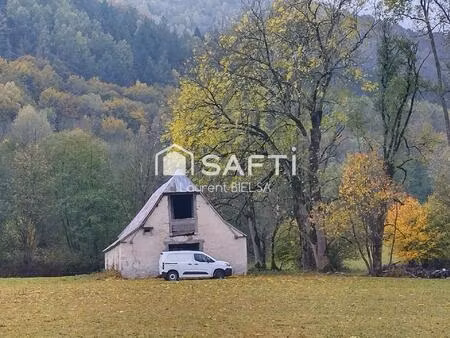 grange foraine d'environ 100 m2 sur terrain 750m2