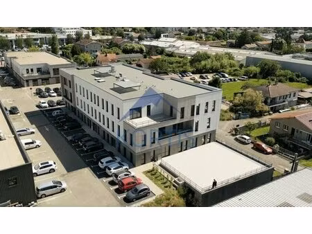 achat local professionnel 1 653m² limas 69400