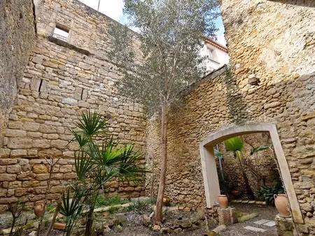 maison de maître de qualité à saint-geniès-de-fontedit