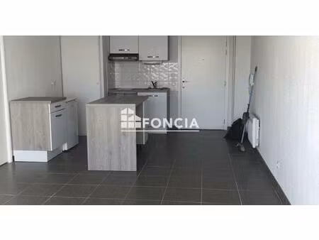 exclusivite à vendre – bellegarde – t2 récent avec terrasse  ascenseur et parking en sous-