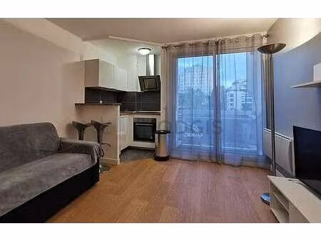 studio meublé avec ascenseur et concierge